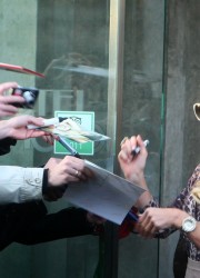 Paris Hilton Arrives at Hotel