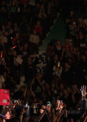 Selena Gomez Performs in Vancouver