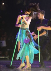 Selena Gomez Performs in Vancouver