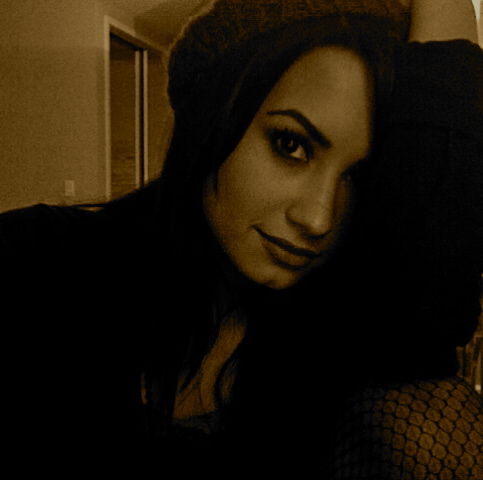 Demi Lovato Personal on Demi Lovato Personal Twitter Pics  62 Photos    Hawtcelebs