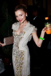 Izabella Miko