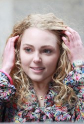 ANNASOPHIA ROBB