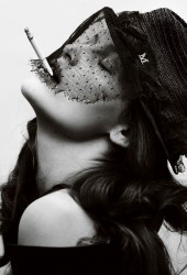 LAETITIA CASTA