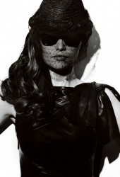 LAETITIA CASTA