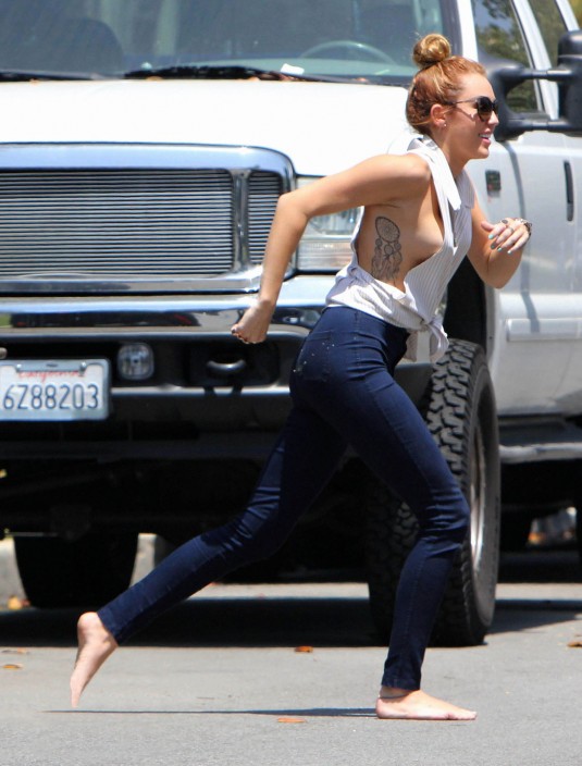 MILEY CYRUS