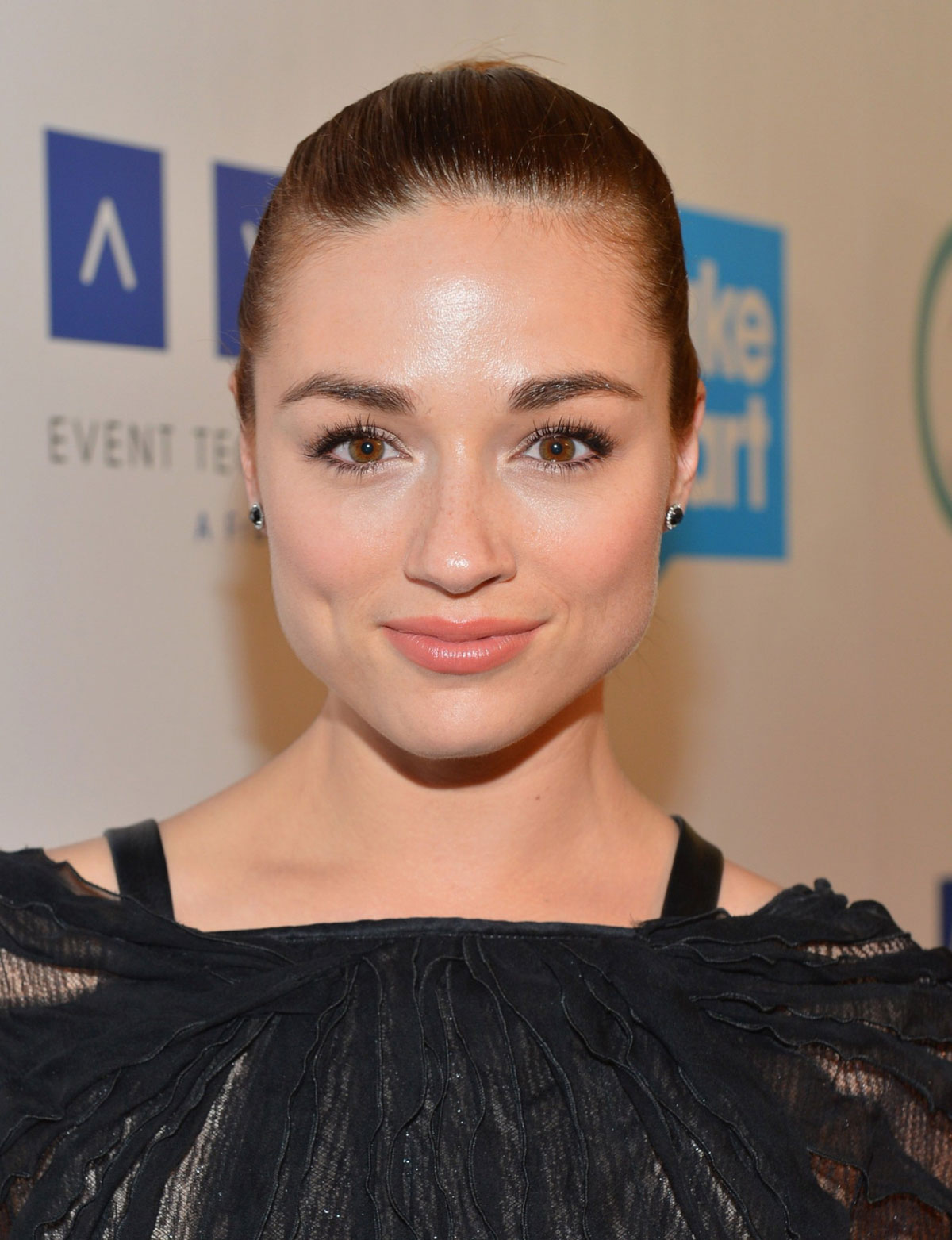 Crystal Reed - Photo Gallery