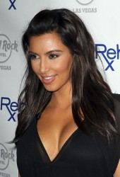 KIM KARDASHIAN