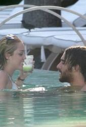 MILEY CYRUS