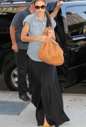 KATIE HOLMES
