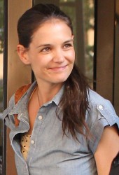 KATIE HOLMES