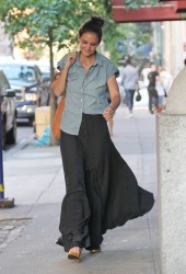 KATIE HOLMES