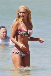 TULISA CONTOSTAVLOS
