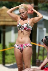 TULISA CONTOSTAVLOS