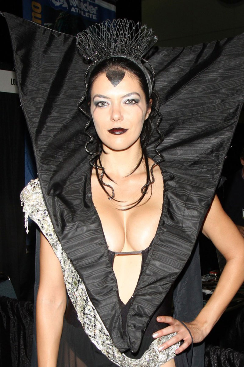 Adrianne Curry - Beautiful HD Wallpapers