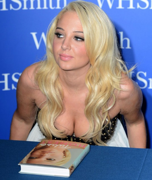 TULISA CONTOSTAVLOS