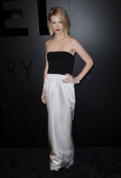JANUARY JONES