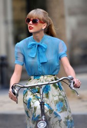 TAYLOR SWIFT