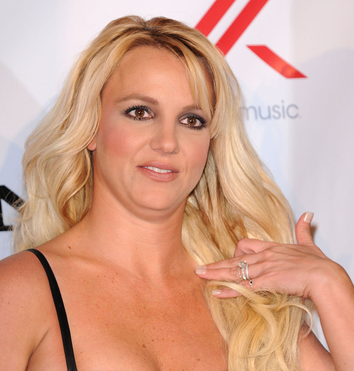 BRITNEY-SPEARS-at-X-Factor-Viewing-Party