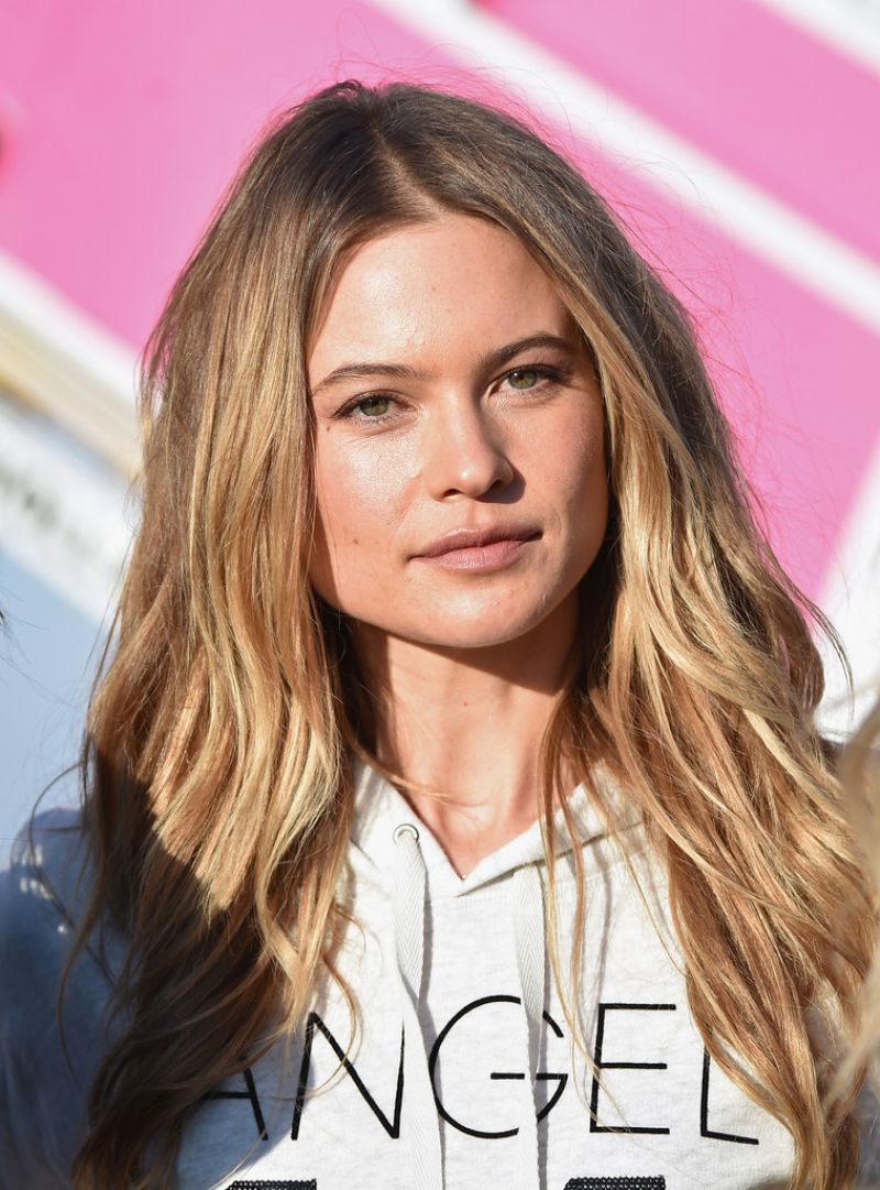behati-prinsloo-departing-for-the-london-for-2014-victoria-s-secret-fashion-show_5.jpg