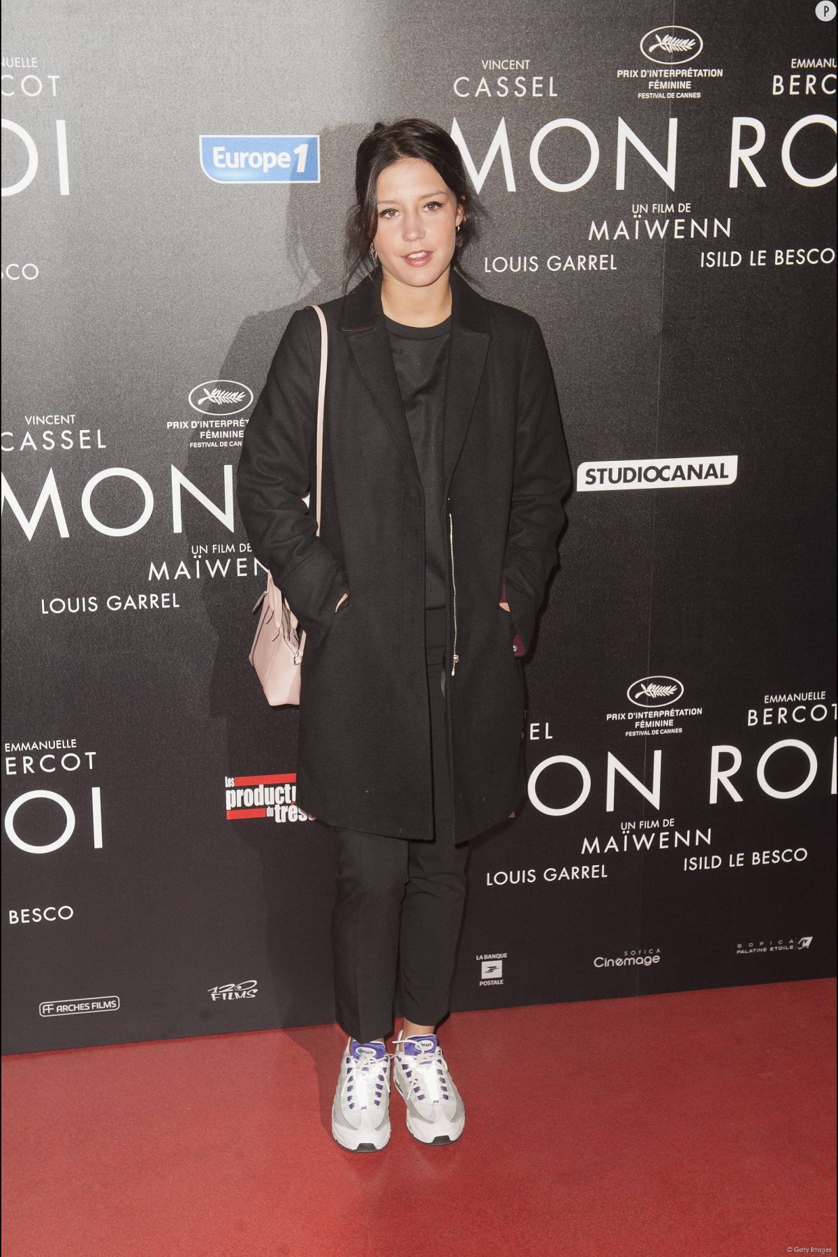ADELE EXARCHOPOULOS at Mon Roi Premiere in Paris 10/12/2015 ...