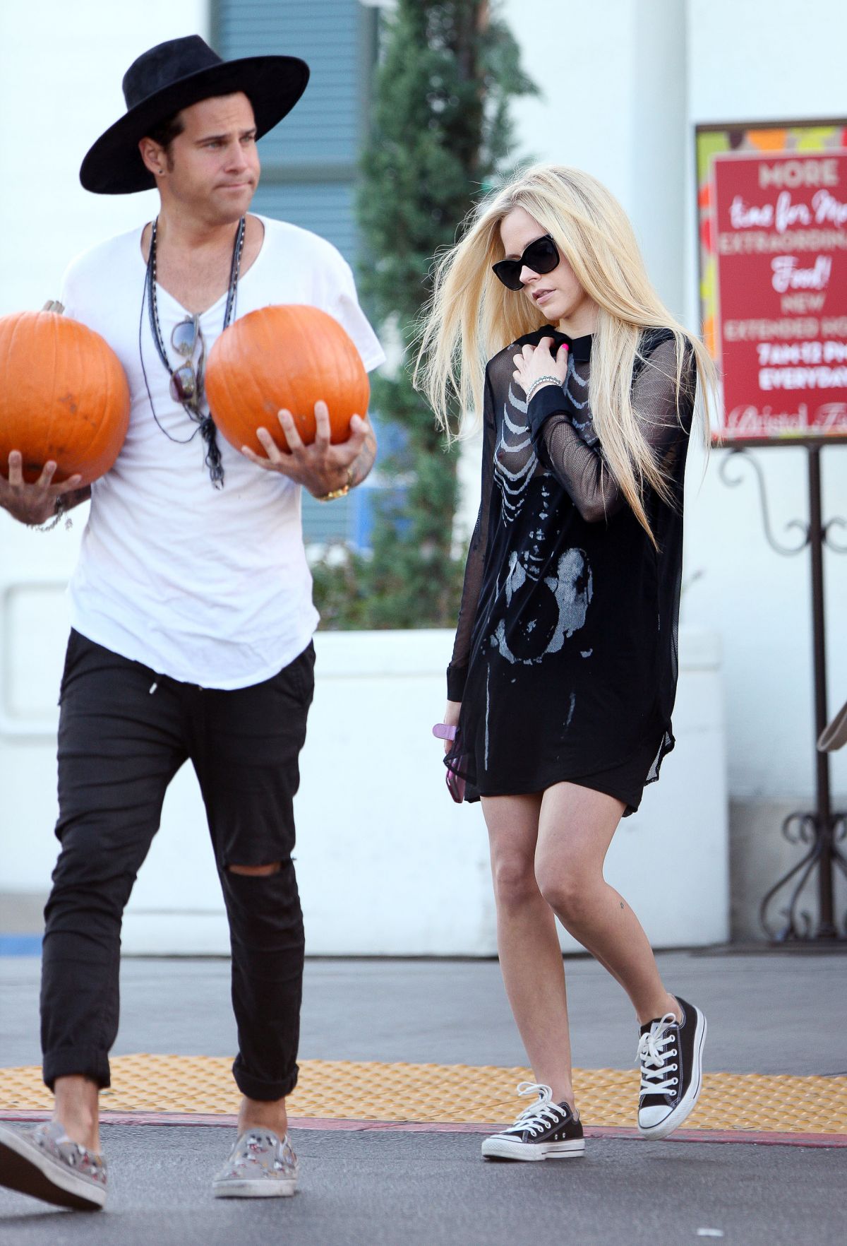 AVRIL LAVIGNE Shopping a Pumpkin in Beverly Hills 10/22/2015 - HawtCelebs
