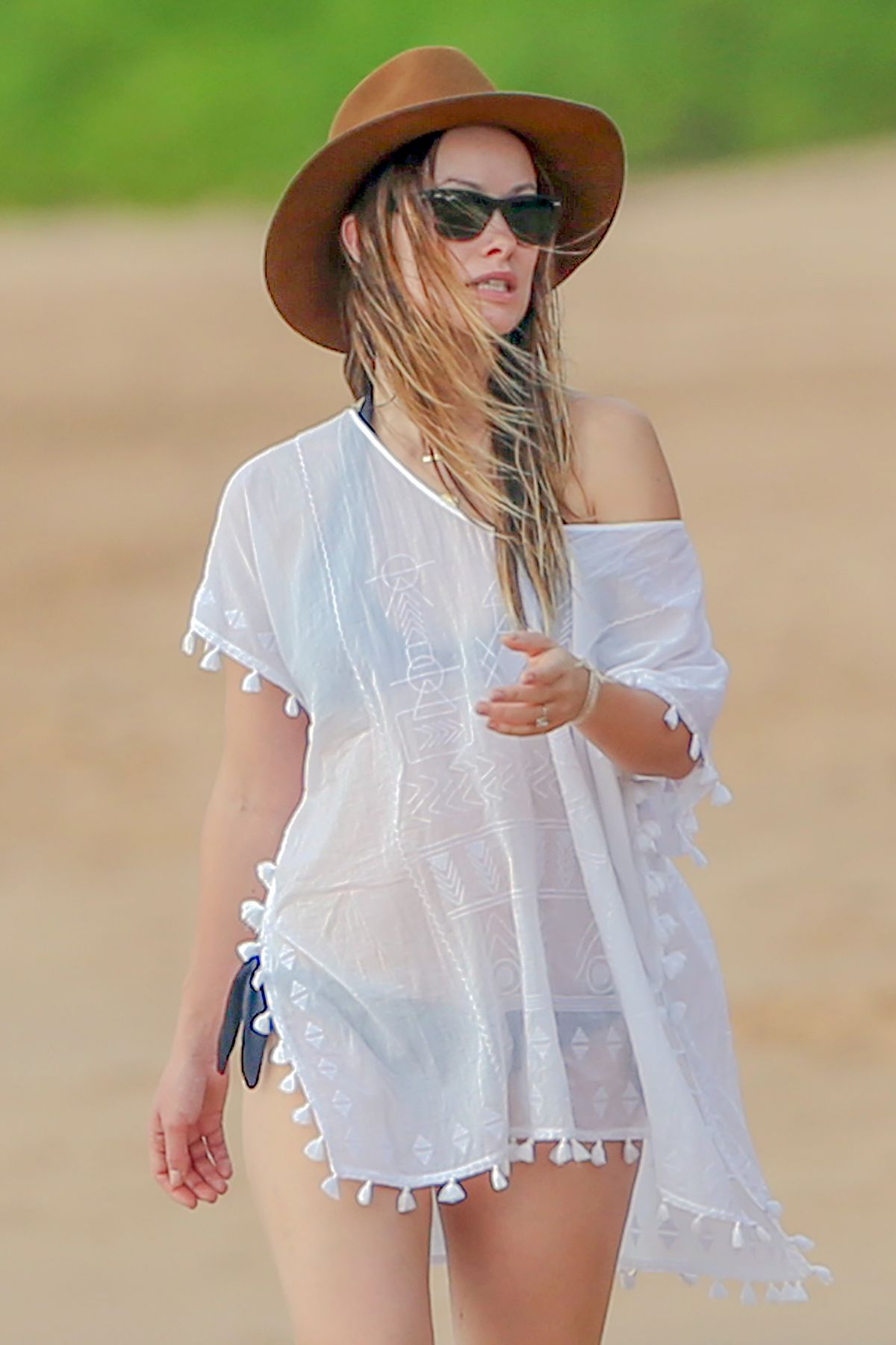Olivia Wilde In Bikini At A Beach In Hawaii 12 12 2015 Hawtcelebs