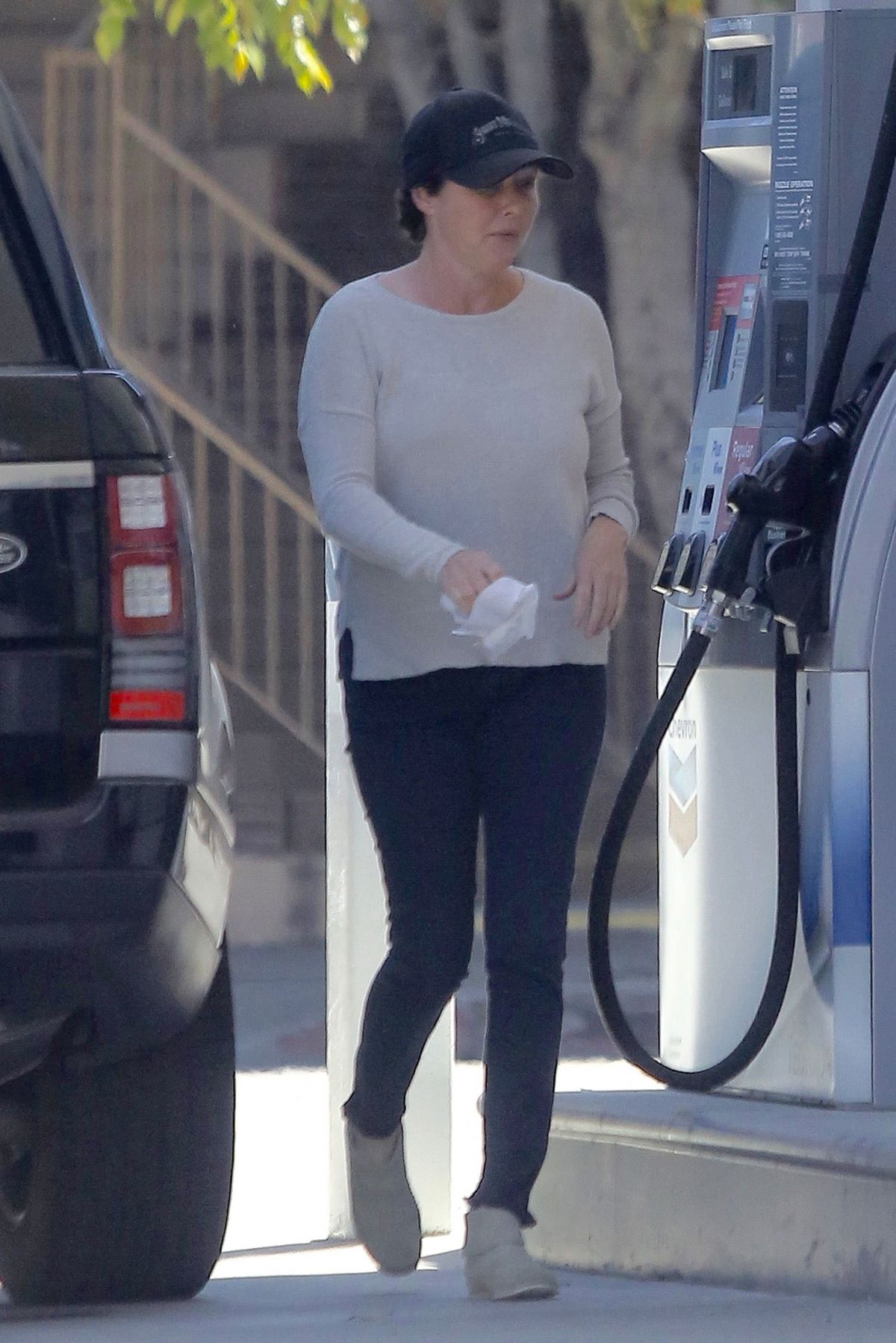 SHANNEN DOHERTY at a Gas Station in Los Angeles 05/22/2017 - HawtCelebs