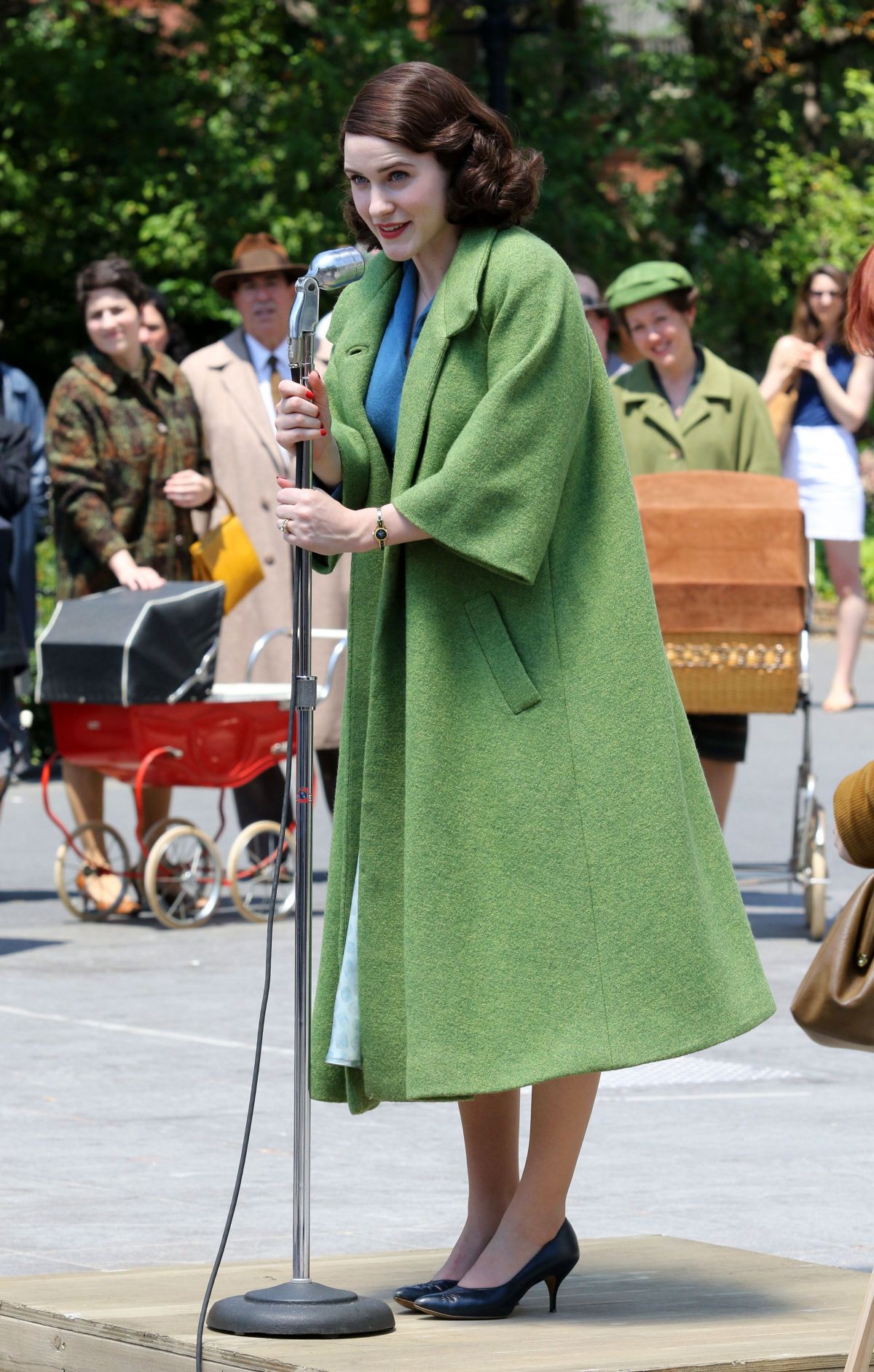 RACHEL BROSNAHAN On The Set Of The Marvelous Mrs Maisel In New York 06 