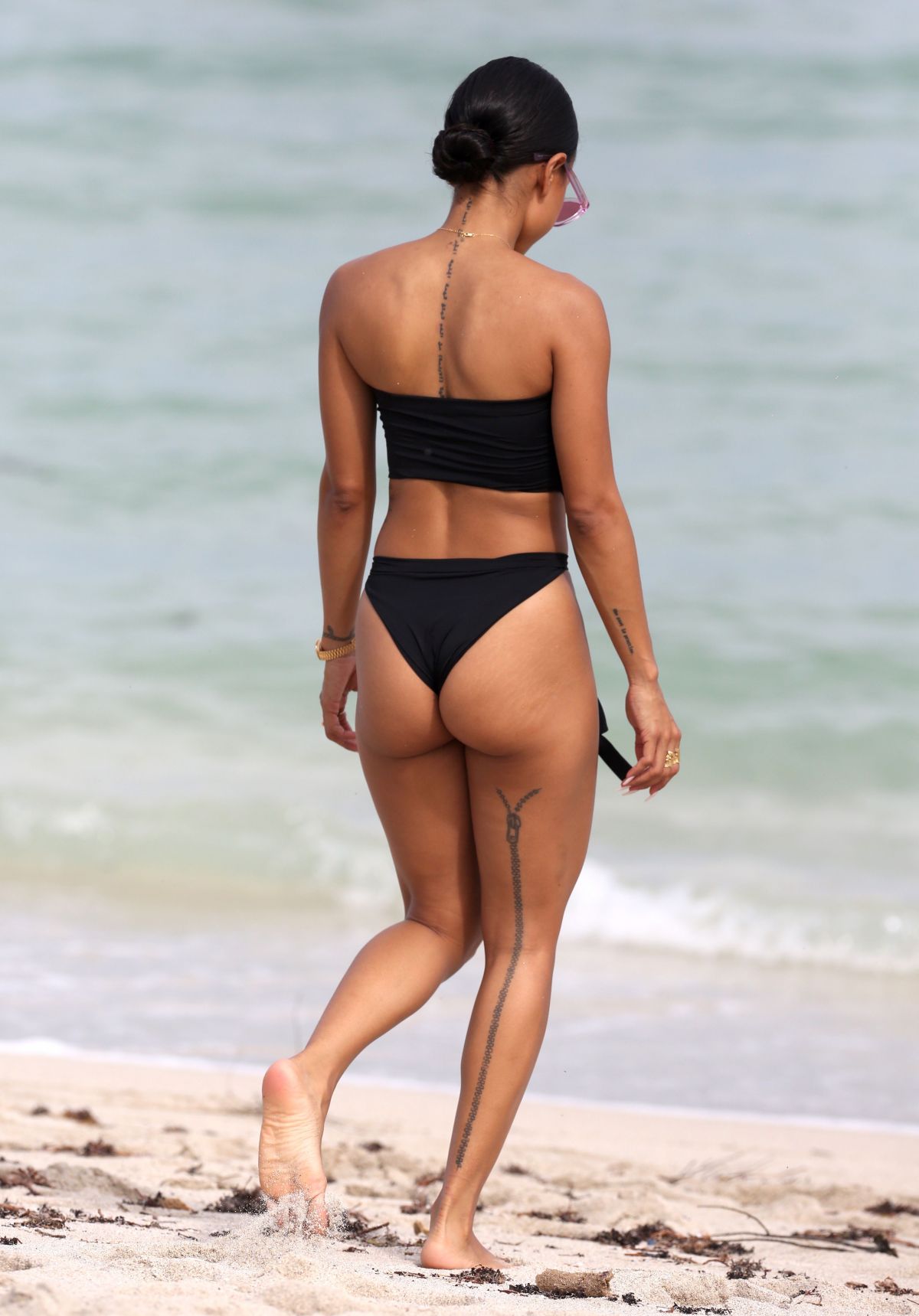Karrueche Tran In Swimsuit On The Beach In Miami Hawtcelebs