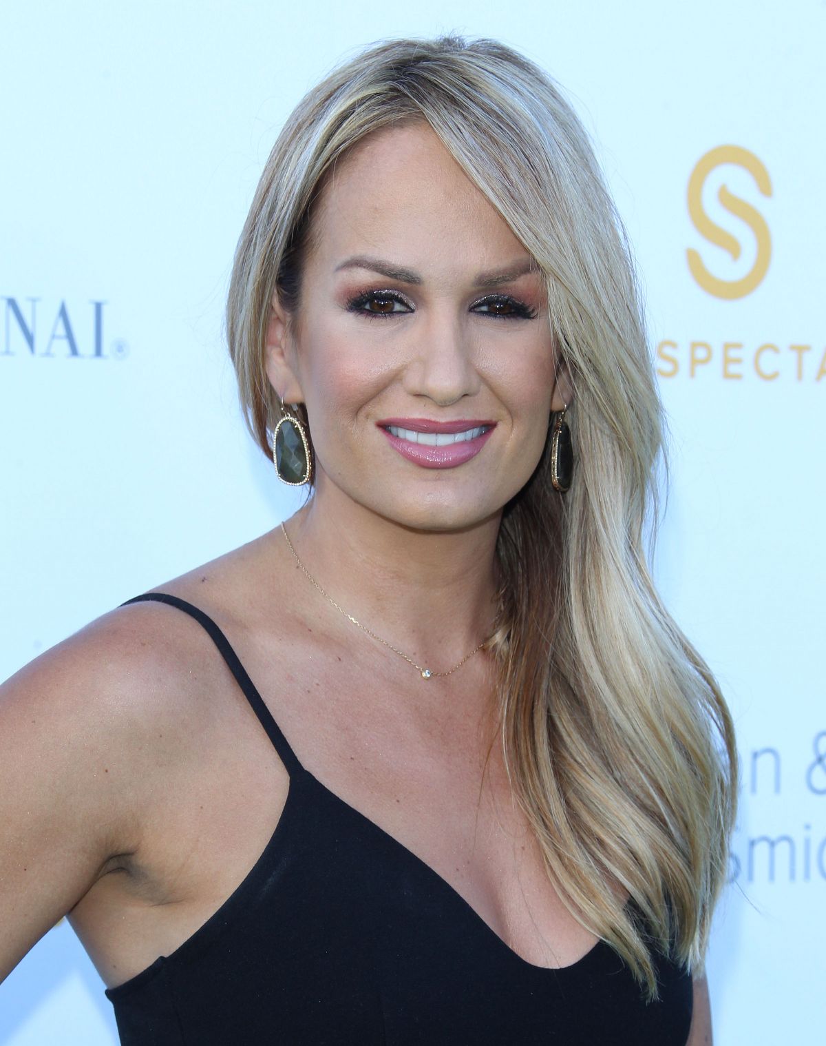 Jenn Brown At Cedars Sinai And Sports Spectaculars Th Annual Gala In