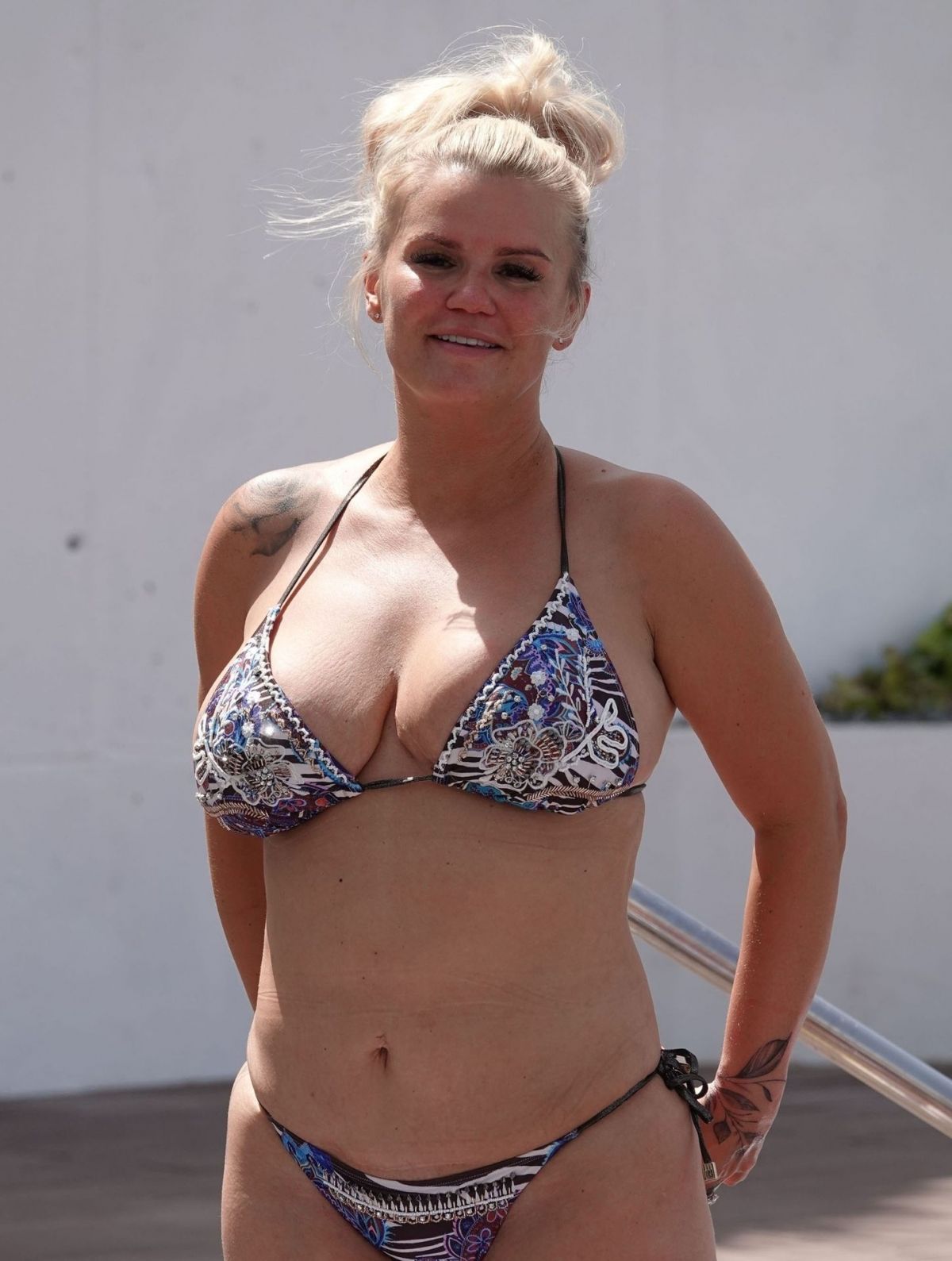 Kerry Katon In Bikini At A Pool In Granada Hawtcelebs