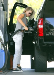 Ali Larter Pumping Gas