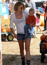 Ali Larter in Jean Shorts
