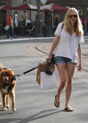 Amanda Seyfried Walking Her the Dog