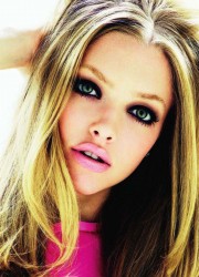 Amanda Seyfried in Glamour UK