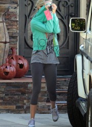 Ashley Tisdale in Leggings