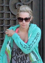 Ashley Tisdale in Leggings