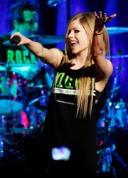 Avril Lavigne Performs in Ottawa