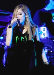 Avril Lavigne Performs in Ottawa