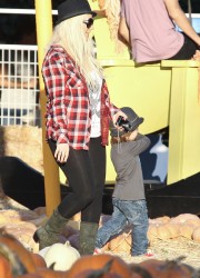 Christina Aguilera at The Pumpkin Patch