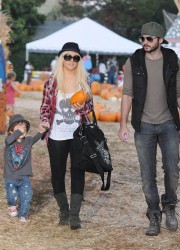 Christina Aguilera at The Pumpkin Patch