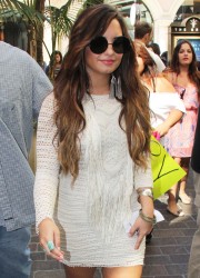 Demi Lovato on Extra at The Grove