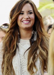 Demi Lovato on Extra at The Grove