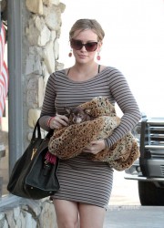 Hilary Duff Going to The Vet