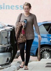 Hilary Duff Heading to the Gym
