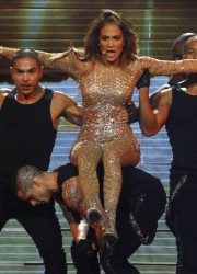 Jennifer Lopez Performs at Mohegan Sun's