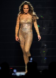 Jennifer Lopez Performs at Mohegan Sun's