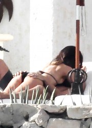Kate Beckinsale in Bikini