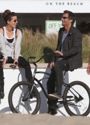 Kate Beckinsale in Tight Pants at Bike Ride in Los Angeles