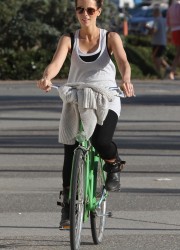 Kate Beckinsale in Tight Pants at Bike Ride in Los Angeles